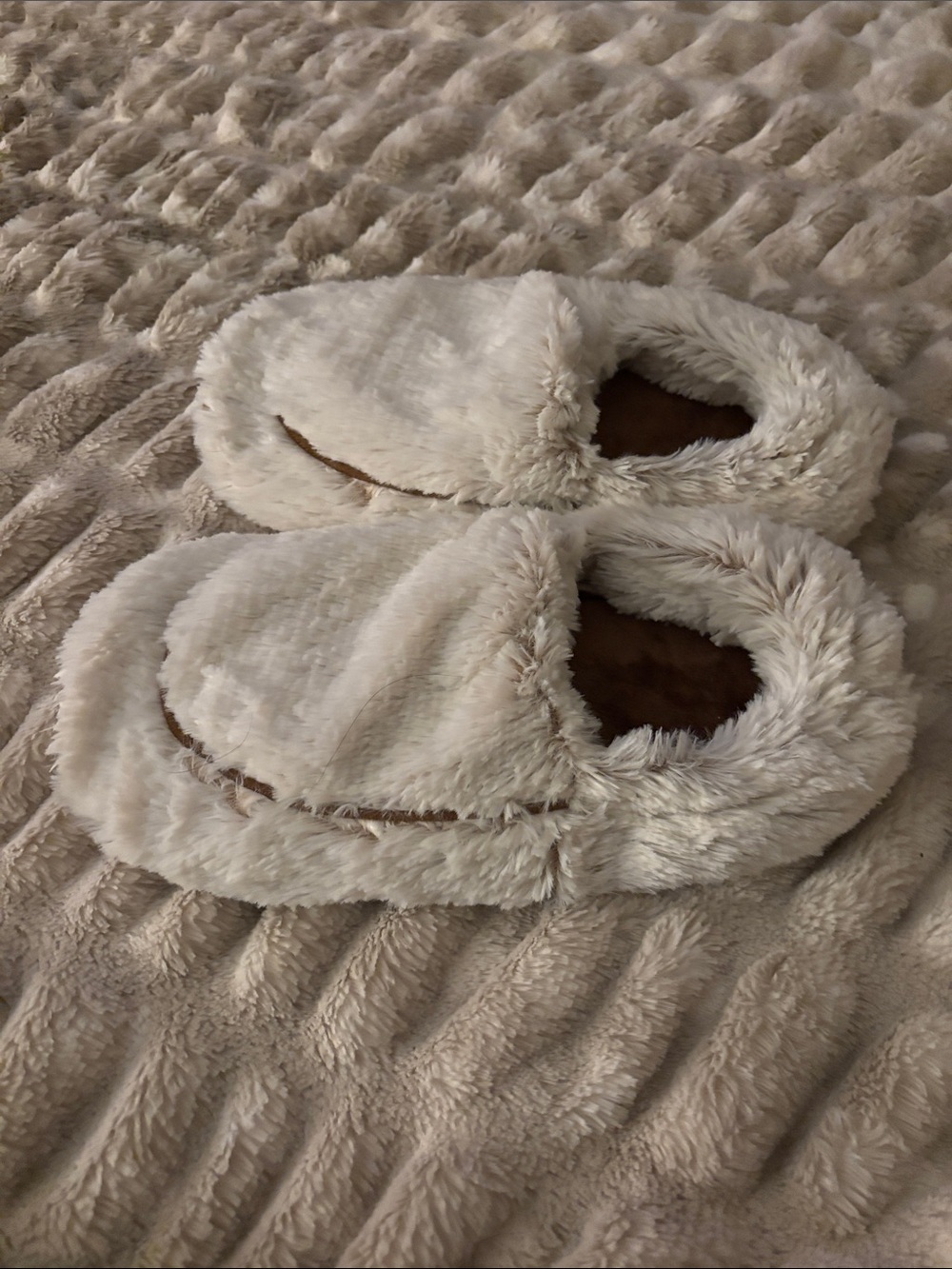 Warmies microwaveable slippers - Picture 3 of 6